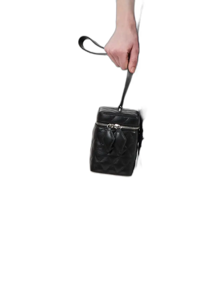 Aknvas The Scout bag in quilted leather