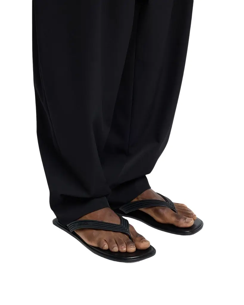 Bottega Veneta Men 's Matt Rubber/Napp