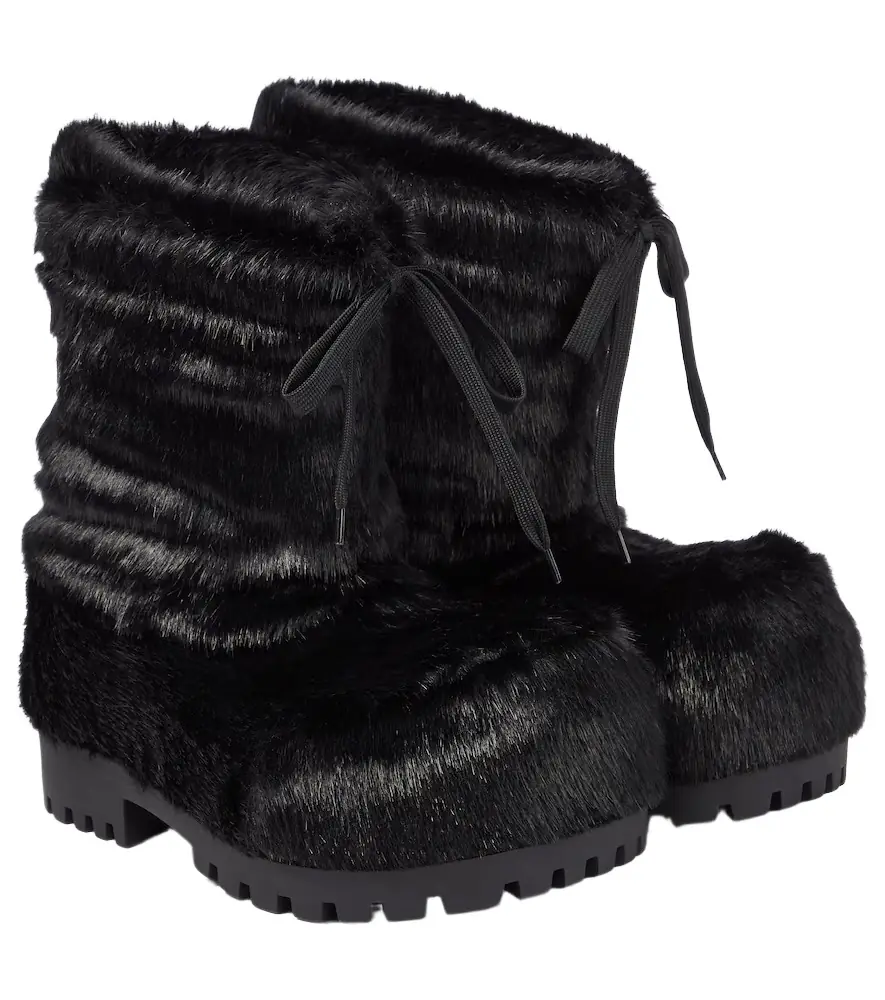 Balenciaga Alaska snow boots