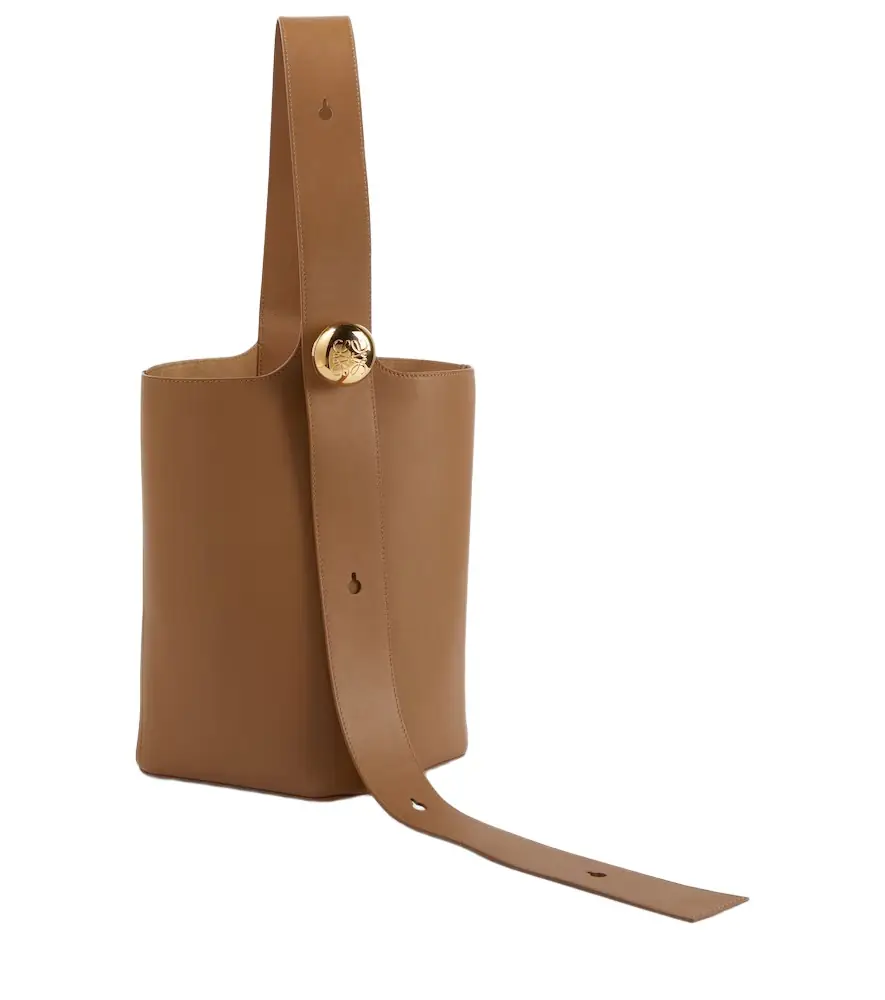 Loewe Pebble Medium leather bucket bag