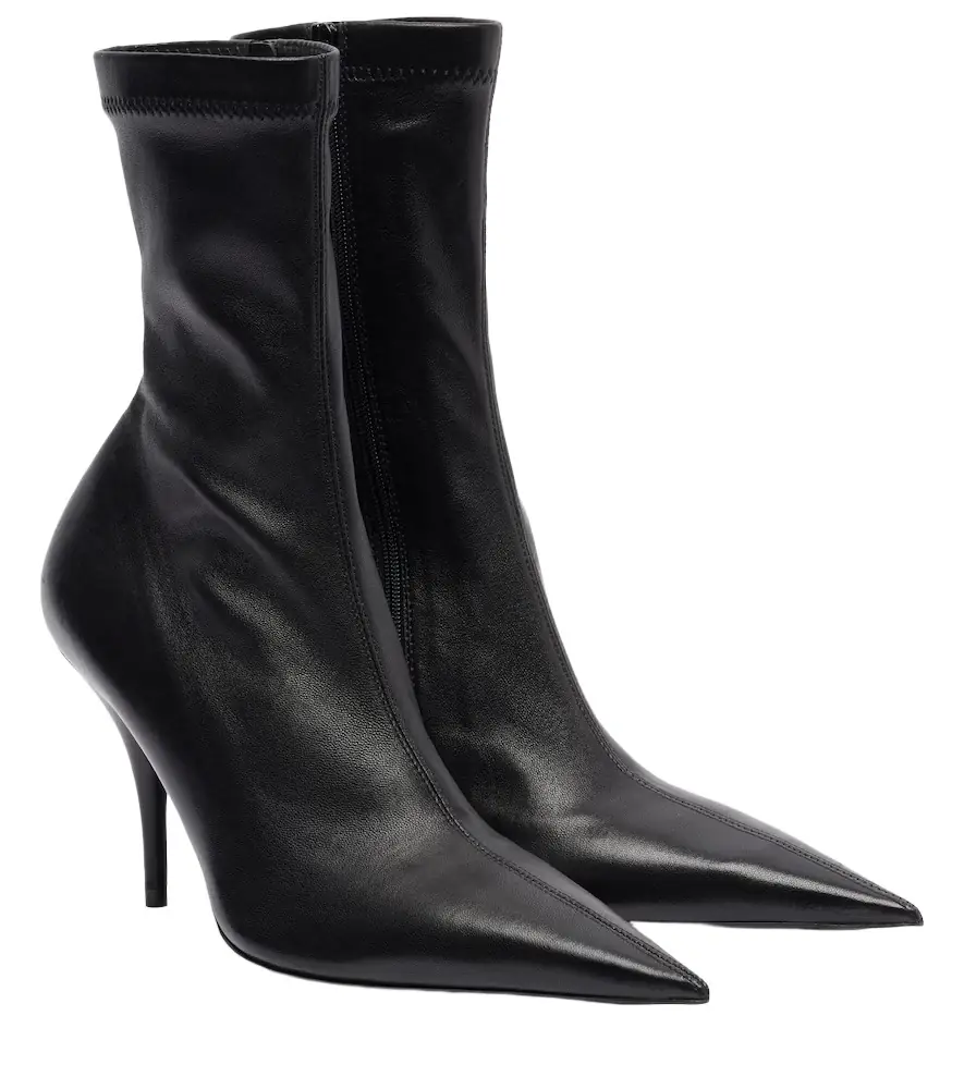 Balenciaga Avenue 90 leather ankle boots