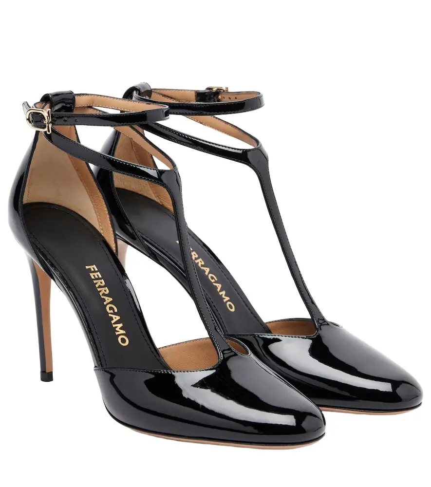 Ferragamo Leather pumps