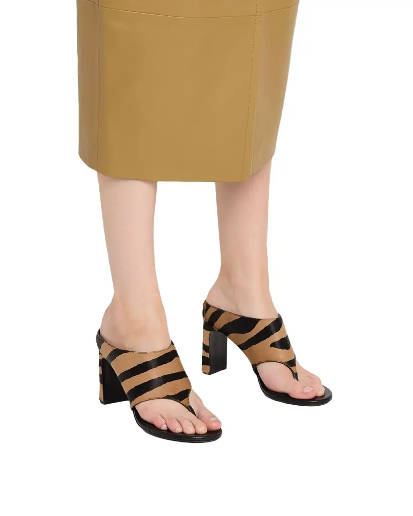 Stuart Weitzman Babette Thong 85